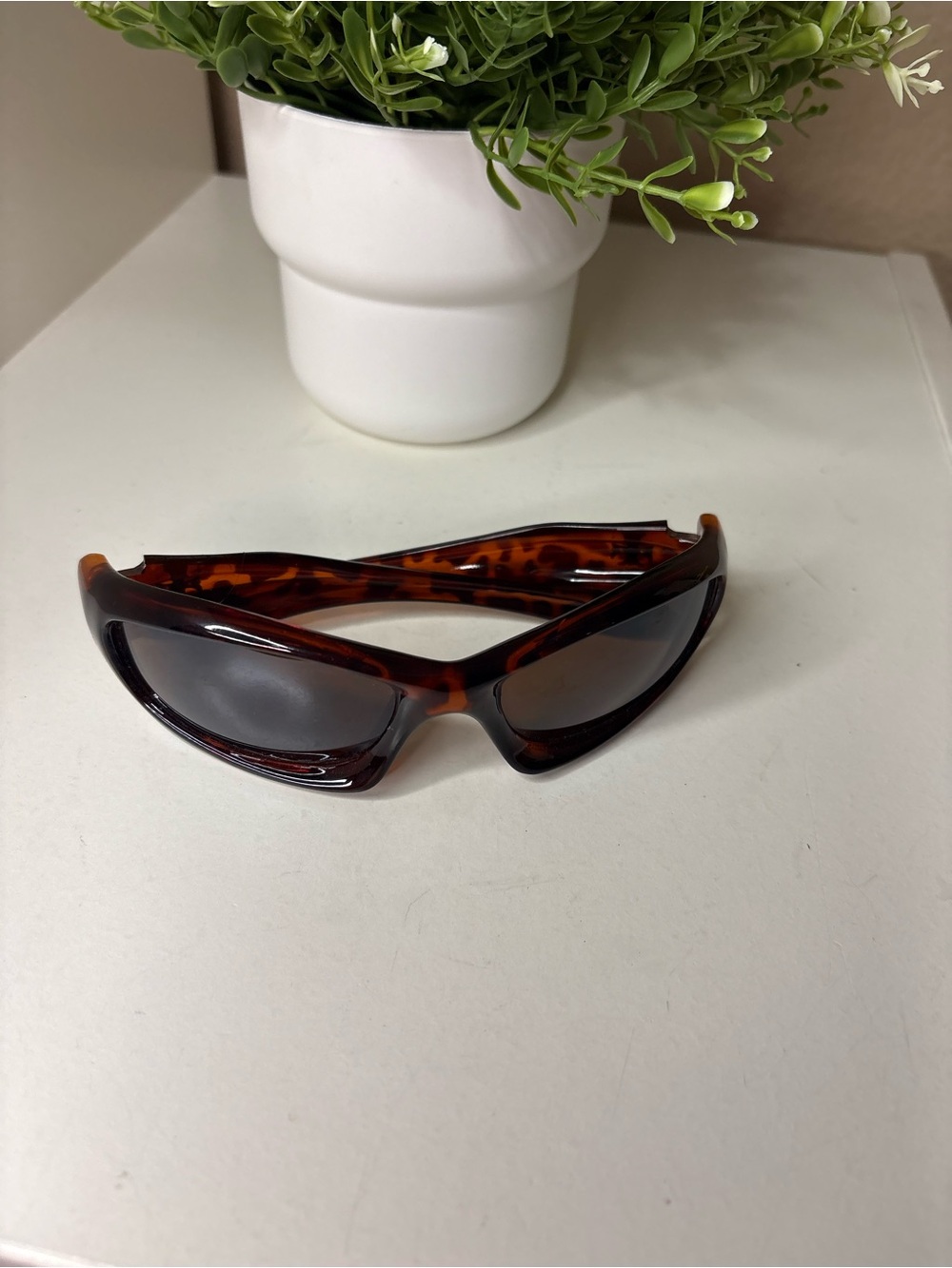 Vintage Tortoise Wrap-Around Sport Sunglasses Y2K Silver Cross Accent